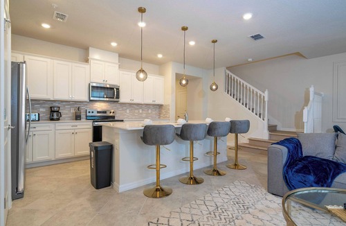 Four Corners House | Stunning 5-Bedroom Dream Home in Windsor Cay!
