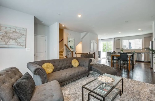 South Gate House | Stunning four-bedroom town home located in Millersville