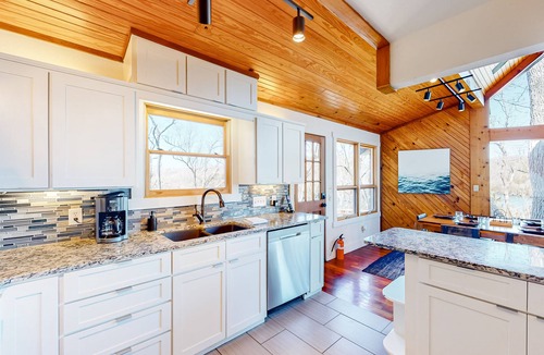 Carroll County Cabin | Stunning lakefront home with guesthouse, private infinity pool, sauna & firepit