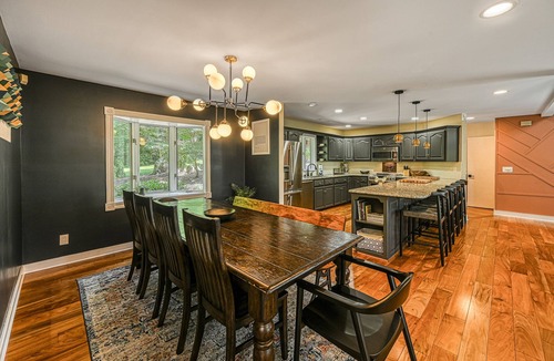 Livingston House | Stunning lakefront house with view, Free Wifi and secluded swimming area