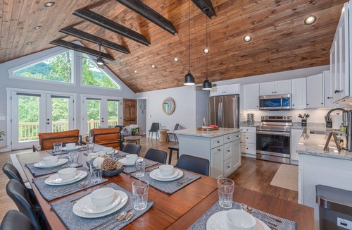 Massanutten House | Stunning Luxury Home: Majestic Massanutten Views with New Hot Tub