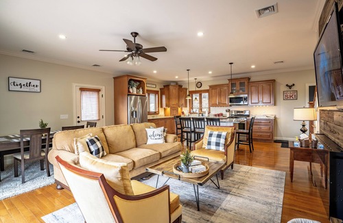 Gilford House | Stunning views and enormous porch! Luxurious 4 bed/4 bath by Winni & Gunstock!