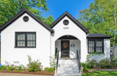 Little Rock House | Stylish 3 Bedroom 2.5 Bath Courtyard