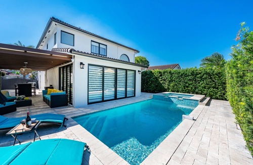Country Walk House | Stylish Miami Home Pool + Game Room Sleeps 8