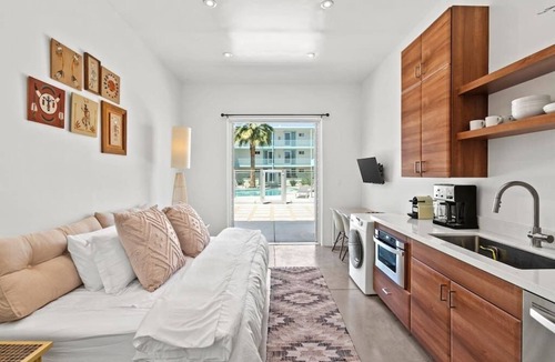 Roosevelt Condo | Stylish studio in DTPH - Pool and WiFi