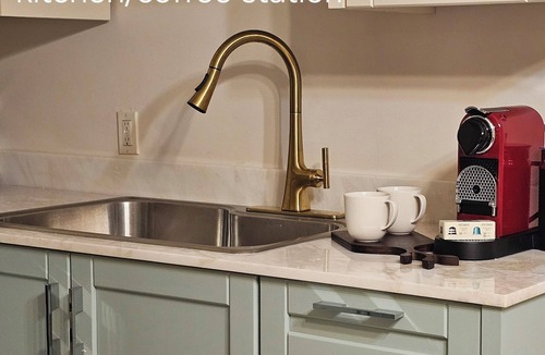 Douglas Apartment | Stylist beach feel 3 bedrm/1 bath garden apt. is located in lovely Coral Gables