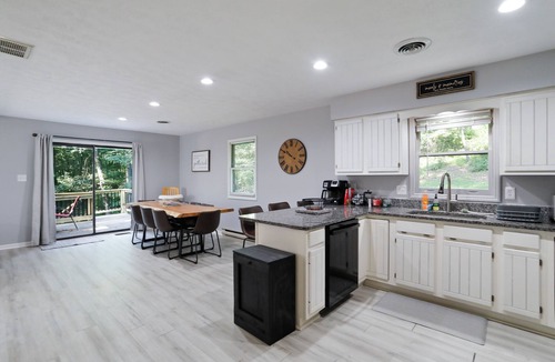 Hedgesville Cabin | Summer Starts Here 4 Private Ac, Everything You Need for the Ultimate Mtn Escape