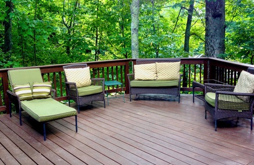 Nellysford Cabin | 'Sundrop' Beautiful 4bd/2bath cabin, summer pool access, close to hiking trails!