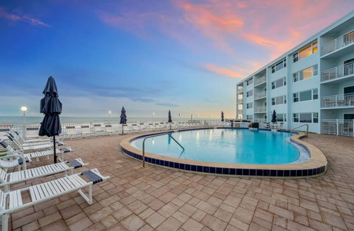 Satellite Beach Condo | Sunny Beachside Condo w/Beautiful Balcony Ocean Views & Heated Pool ☀️