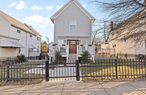 Woodridge Apartment | Sunny City Accommodations - Close to METRO and UMD