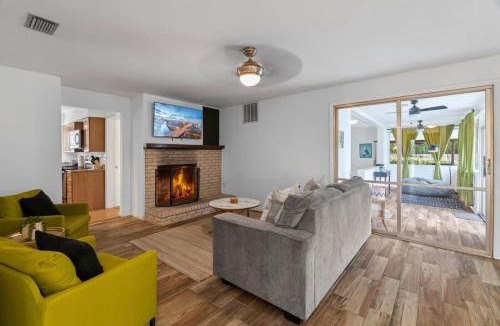 Jacksonville House | Sunny Soak Spot - Team Joseph Ellen