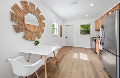 Sailboat Bend Apartment | Sunrise Studio-Bright 1 Bed 1 Bath