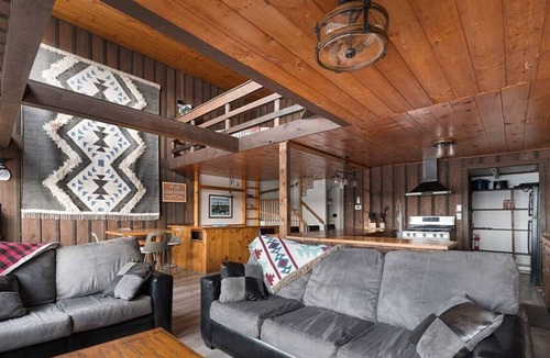 Hudson House | Sunset Retreat on Pushaw Lake | No Cleaning Fees!