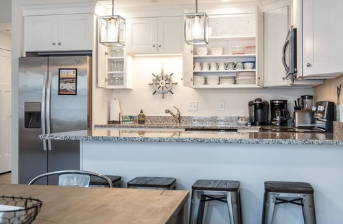 Hampton Condo | Sunset Sanctuary | Balcony | Steps To Beach