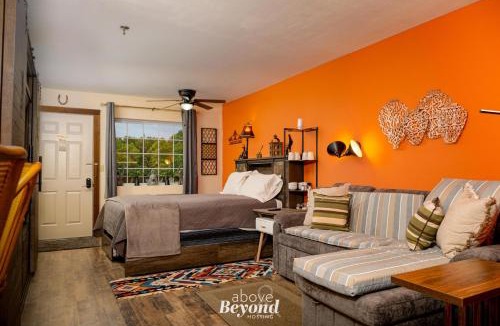 Indian Point House | Sunset Trails Cozy Clean Condo minutes to SDC! Amazing Deal!