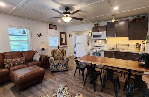Gamaliel Apartment | Take It Easy Resort - Cottage #1, Norfork Lake Cabin w/Dock Slip, Walk to Lake