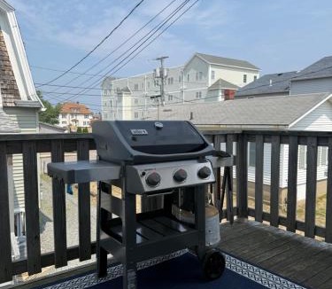 Hampton House | The Blue Parrot at Hampton Beach