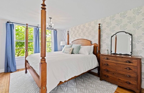 Sebago House | The Blueberry House - Spacious, Family & Pet-Friendly Retreat near Sebago Lake
