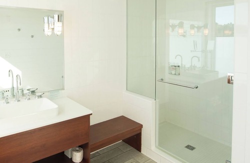 Kennebunkport Hotel | The Boathouse Waterfront Hotel & Marina