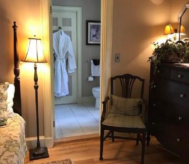 Dexter Hotel | The Brewster Inn