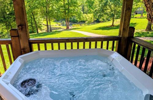 Branson Theater District House | The Cabin at Rock Canyon