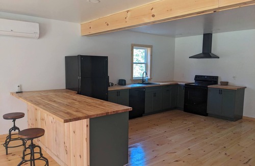 Tamworth Cabin | The Cabins at Timber Ridge - 6 Cabin Group Retreat - Weddings, Reunions, Clubs