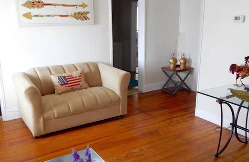 Biglerville House | The Freckled Farmhouse near Gettysburg Battlefields, Wineries, Skiing, & Hiking Sleeps 14