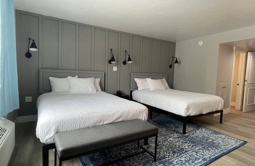 Petersburg Hotel | The Hermitage Inn and Taphouse