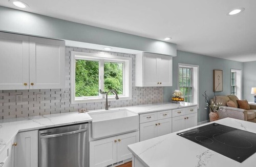 Watch Hill House | The Hill 4 bed 2.5 bath renovated