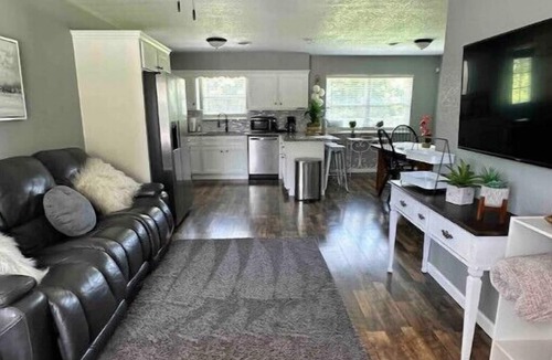 Russellville House | The Houston House: Convenient, Clean, and Newly Remodeled Home