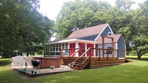Luray House | The Jive - ChristophersRiversideCabin
