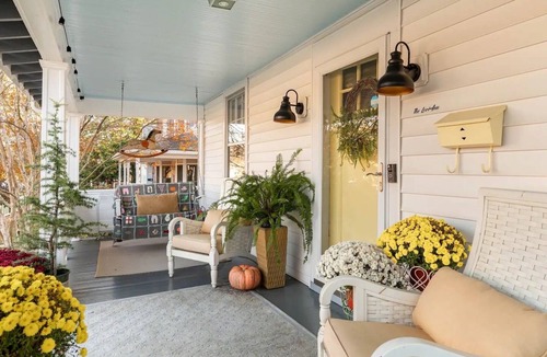 Waynesboro House | The Loriann , A Boutique Stay in a 1940's Home. New Sleep Number Bed!