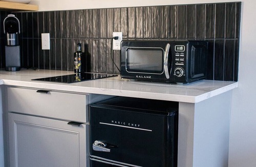 Chambersburg Apartment | The Mane & Co - No. 4
