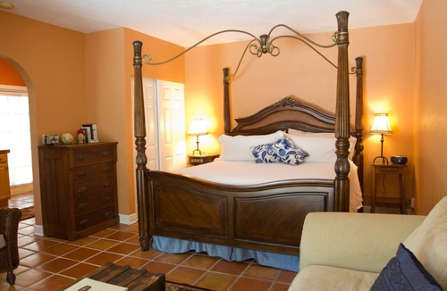 Parrot Cove House | The Mango Inn Bed & Breakfast