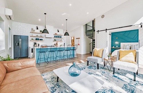 Oxford House | The Modern Lakehouse
