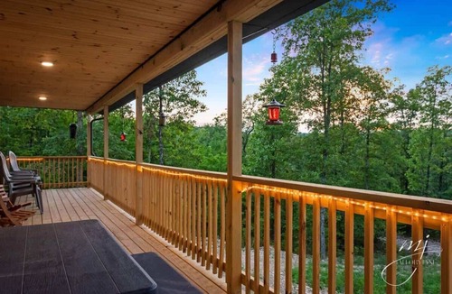 Jasper House | The OZ Oasis Cabin @ Buffalo River- Stunning Views