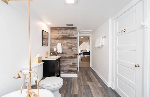 Cocoa Bed & Breakfast | The Palmetto Room with Private Ensuite in Boutique B&B, The Parrish Grove Inn