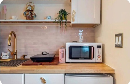 North Andrews Gardens Cottage | The Royal Cottage, Near Airport and Beach