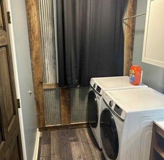Renick Apartment | The Rustic Railroad Studio