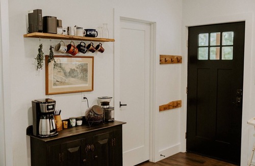 Upper Tract Cabin | The Rusty Lantern! Enjoy peace and quiet in this cozy mountain cabin! Free WiFi