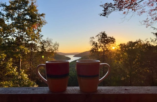 Lampe Cabin | The Sunrise Cabin w/Amazing Views