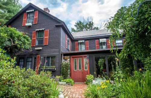 Swanzey Bed & Breakfast | The Tartan Fox at the Meadmere