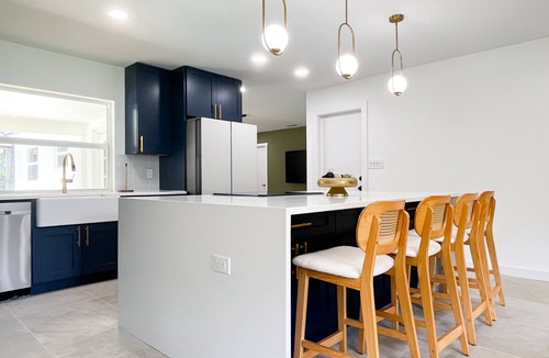 Hunt Club House | The White Swan - Golfers Family Oasis - Heated Pool Near Beaches