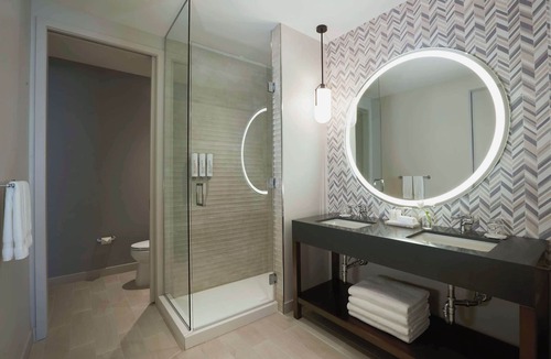 Coral Gables Hotel | THesis Hotel Miami Coral Gables, Curio Collection by Hilton