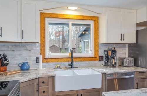 The Woods Ski Chalet | This chalet is a 3 bedroom(s), 2 bathrooms, located in Hedgesville, WV.