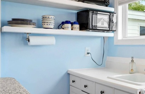 York Beach Cottage | This cottage is a 1 bedroom(s), 1 bathrooms, located in York , ME.