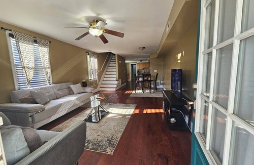 Towson Apartment | This duplex is a 3 bedroom(s), 2 bathrooms, located in Towson, MD.