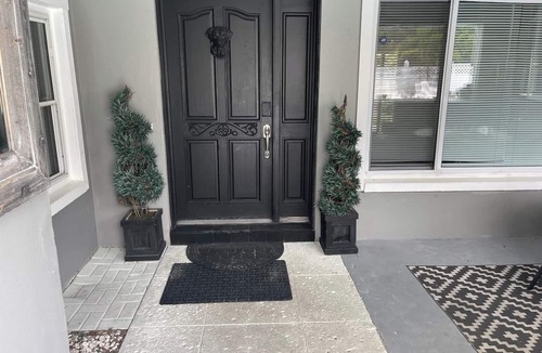 Clearwater House | This house is a 4 bedroom(s), 3 bathrooms, located in Clearwater, FL.
