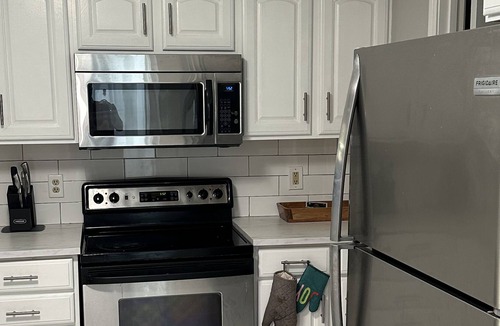 Finneytown Condo | This modern peaceful and centrally-located place perfect get away