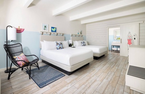 New Town Hotel | Three Rooms w/2 Queen beds at Blue Flamingo Resort Key West l 2 Pools & Shuttle